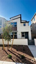 Building Photo - 454 Lobata