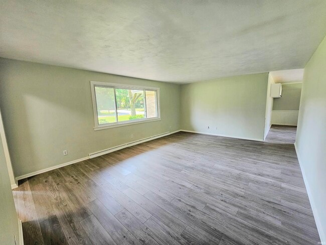 Building Photo - 6905 Bradford Dr