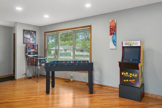 Foto del edificio - 242 Banbury Ave