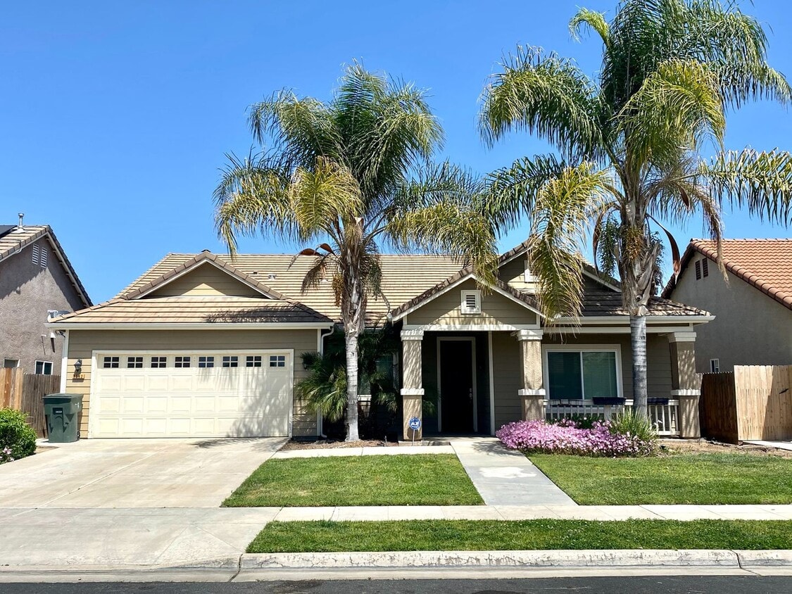 Primary Photo - $2,395 Shields & Fowler, 4 Bedroom Home - ...