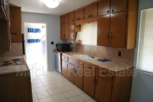 Foto del edificio - 1524 W 7th St
