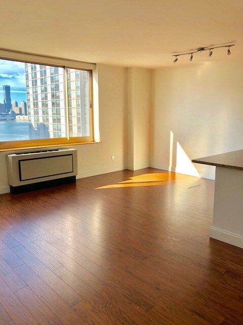 Foto principal - 250 South End Ave