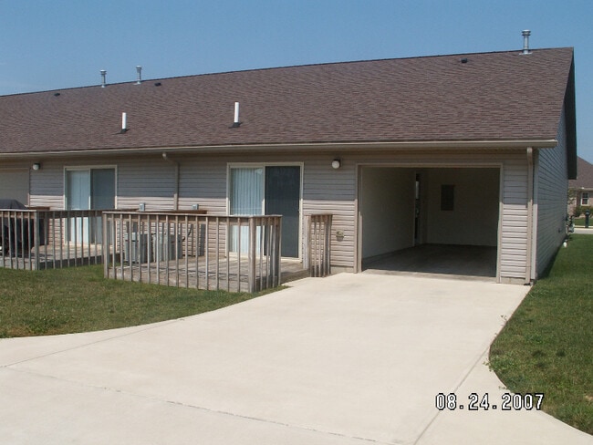 Building Photo - 2270 Shamrock Ln