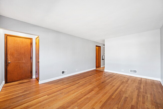 Building Photo - 5861 N Nagle Ave