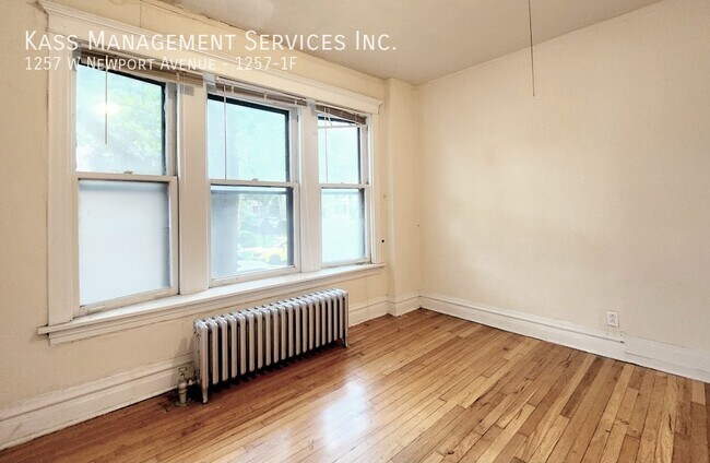 Building Photo - Lakeview/Southport Corridor 2-Story 3 Bed ...
