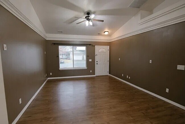 Foto del edificio - Charming 3-Bedroom Single-Level Home on Sp...