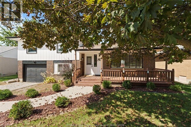 Photo du bâtiment - 6 Sunset Pl