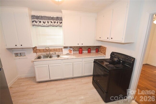 Building Photo - 2143 Finchley Dr