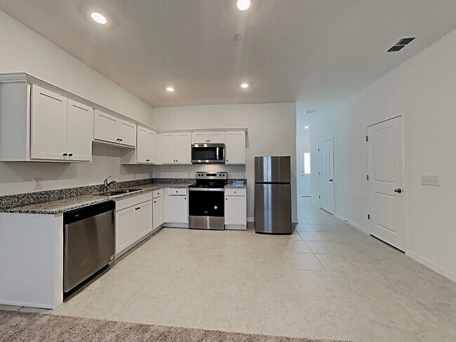 Foto del edificio - 3319 Azolla St