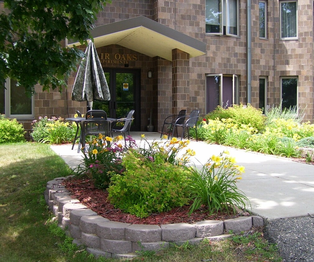 Outside - 131 Shady Lane Dr