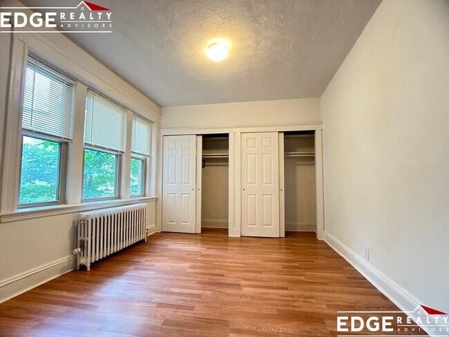 Foto del edificio - 281 Corey Rd