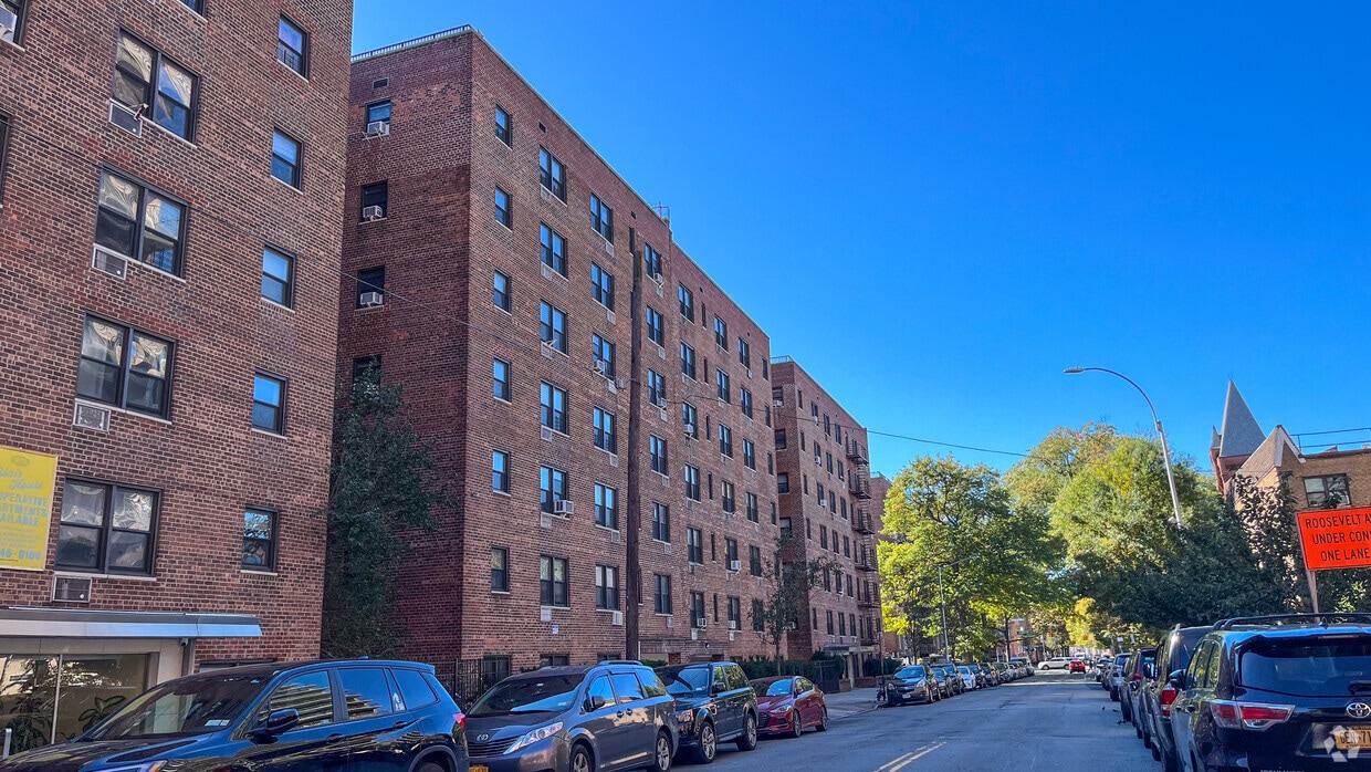 Primary Photo - 14330 Roosevelt Ave