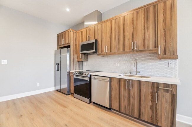 Building Photo - Cityscape Star