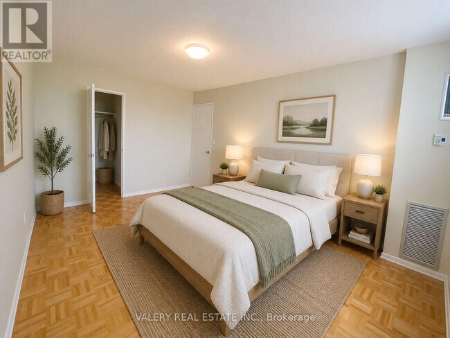Photo du bâtiment - 10 Edgecliff Golfway