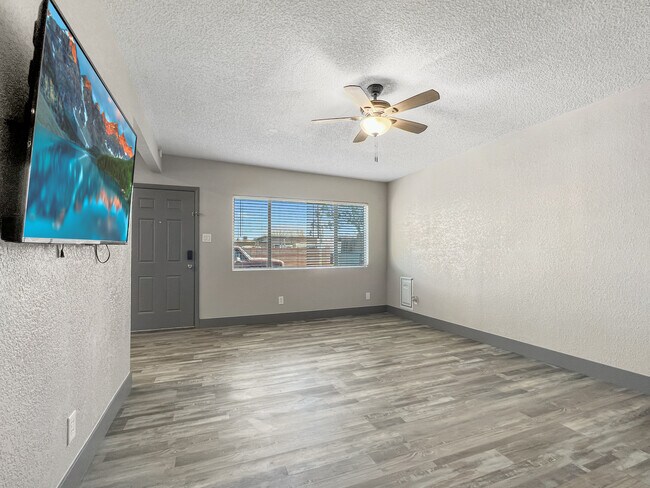 Habitación familiar con TV - 1805 Evelyn Ave