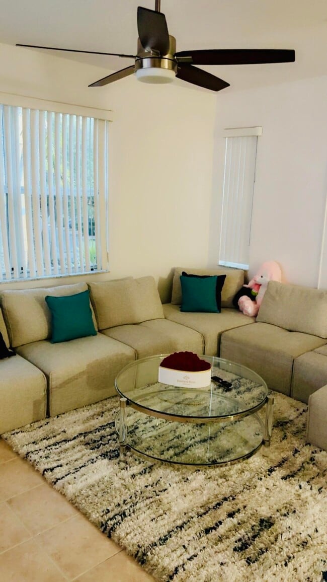 Building Photo - 3608 Shoma Dr