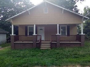 Building Photo - 296 Werts St