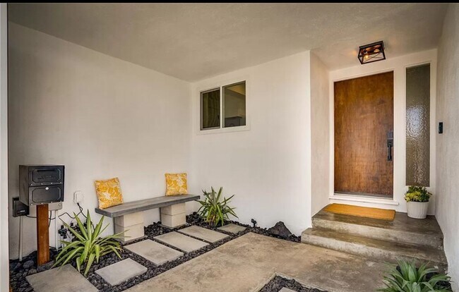 Building Photo - Newly upgraded 3 bed 2 bath unit in Huntin...
