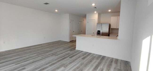 Building Photo - 31268 Paper Birch St