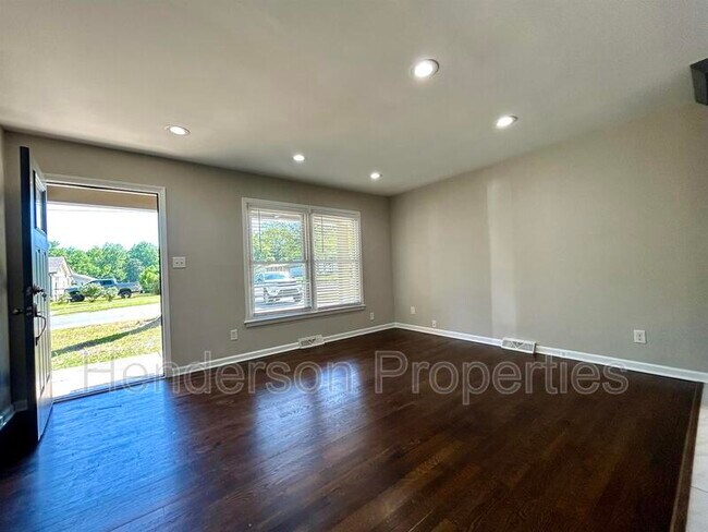 Building Photo - 3932 Slagle Dr