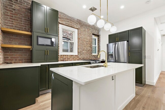 Building Photo - 121 Clifton Pl