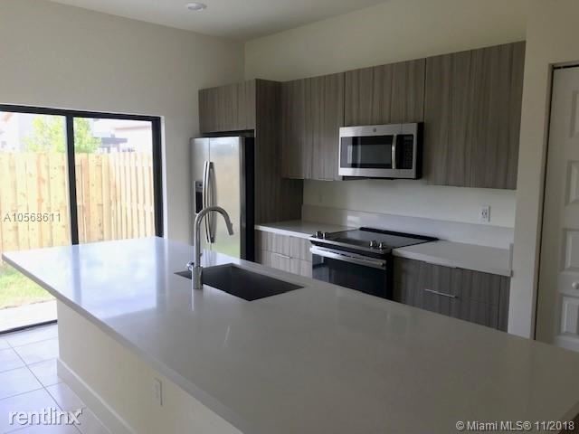 Foto del edificio - 2 br, 2.5 bath  - 7815 NW 104th Ave Apt 8