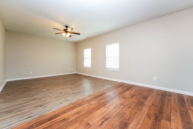 Foto del edificio - 4063 Clay Ct SE