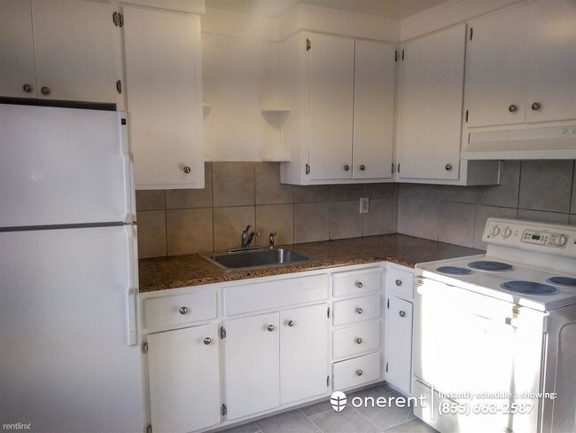 Building Photo - 2 br, 1 bath 4plex - 2369 Mammoth Dr Unit 1 -