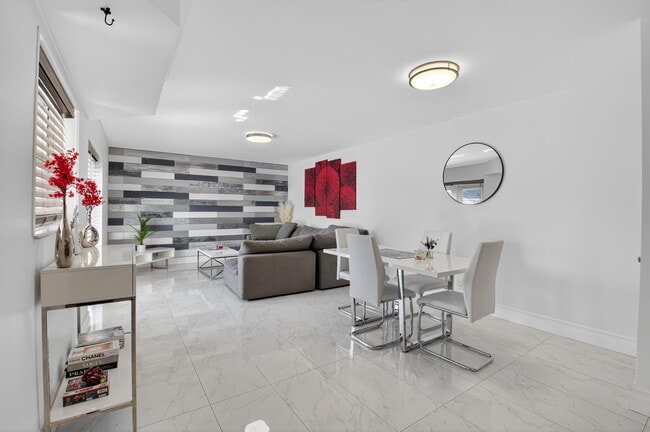 Foto del edificio - 4310 Village Dr