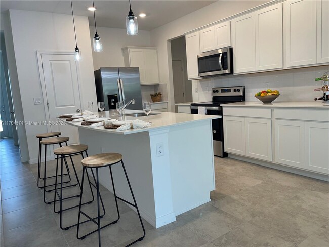 Foto del edificio - 8366 NW 7th Ct