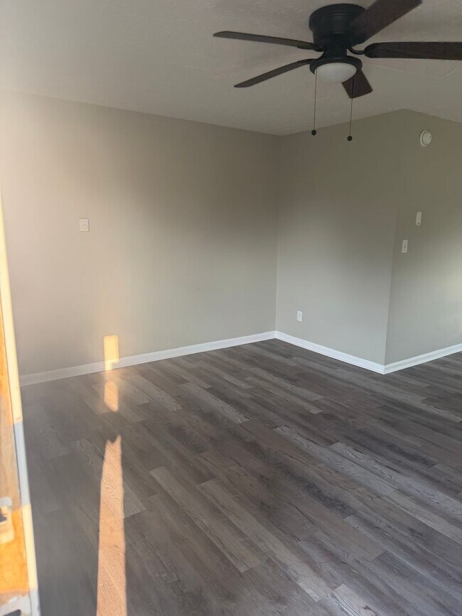 Building Photo - 2132 Rockcreek Drive
