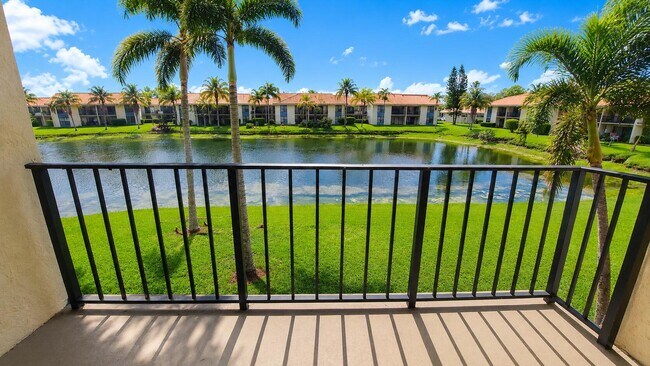 Foto del edificio - 1463 Lake Crystal Dr