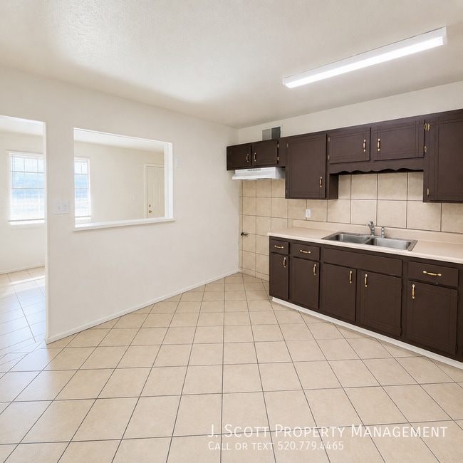 Building Photo - 5437 S 14th Way
