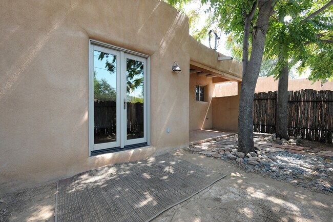 Building Photo - Casados St. - 247