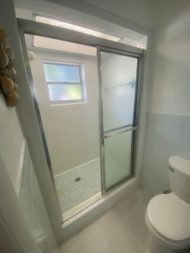 Foto del edificio - Cute 1 bedroom 1 bathroom PRIVATE ENTRANCE ROOM RENTAL- utilities included