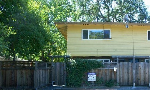 Primary Photo - DOWNTOWN ST. HELENA! 2BED/1.5 BATH TOWNHOME!