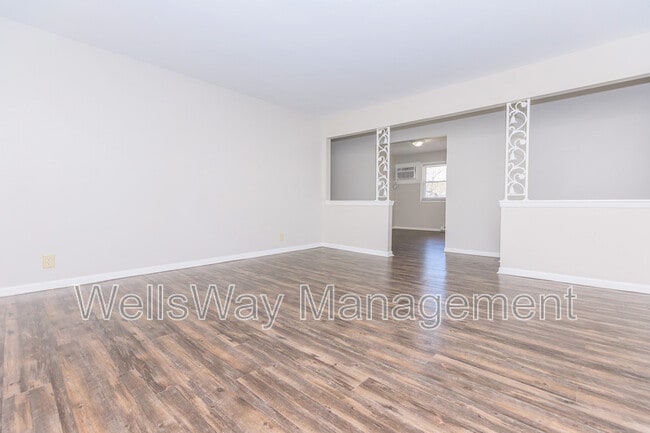 Building Photo - 5956 Radnor Rd
