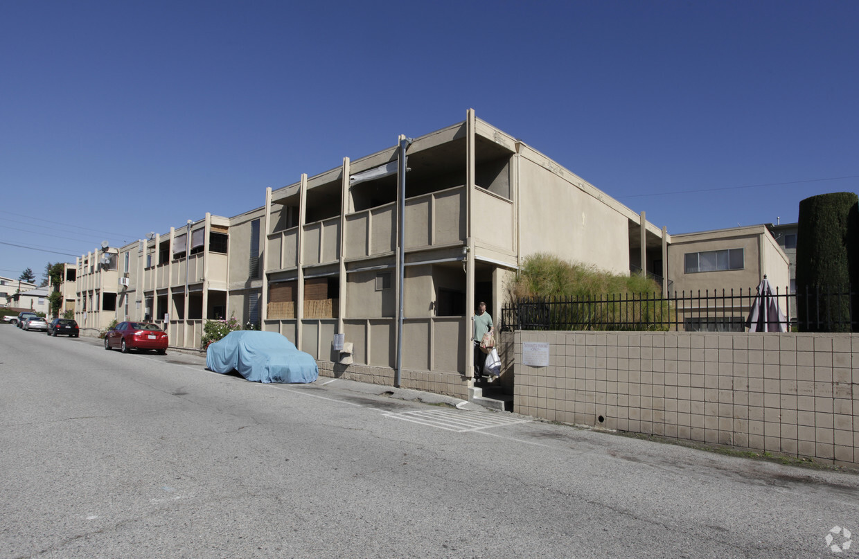 Building Photo - Villa Marina Apartment