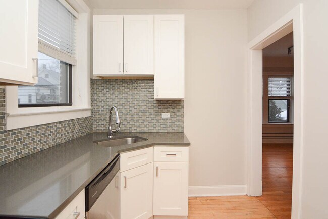 Foto del edificio - 2323 N Rockwell St