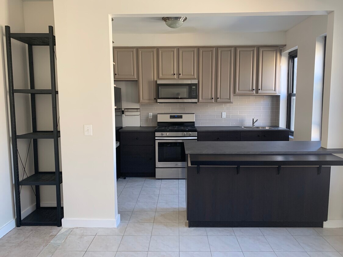 Foto principal - 23-23 29th Ave