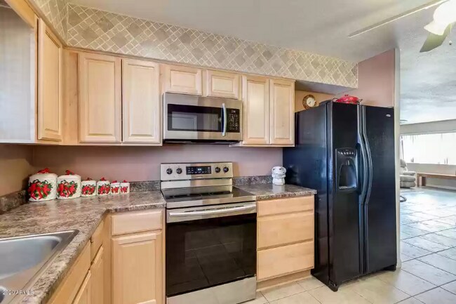 Foto del edificio - 15607 N 105th Dr