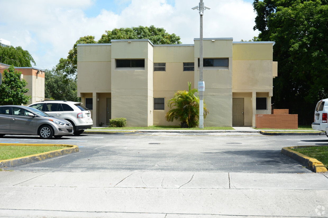 Foto principal - Coconut Grove Apartments