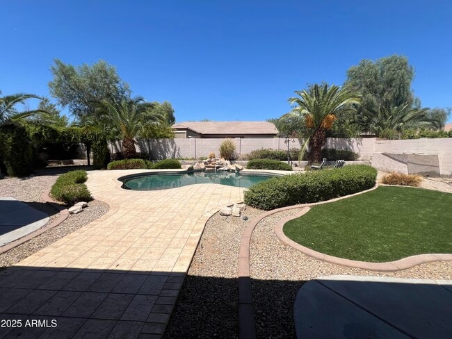 Foto del edificio - 15494 W Meadowbrook Ave