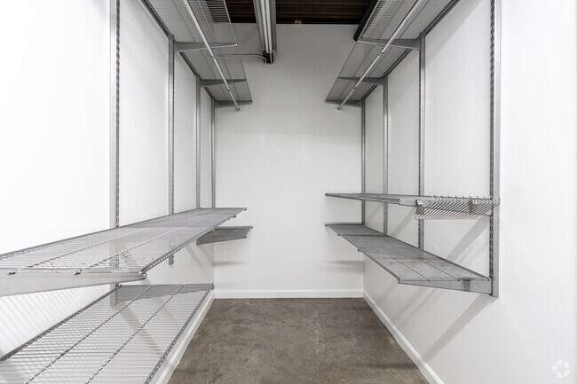 Estudio, 1BA - 1332SF - 7 Up Lofts