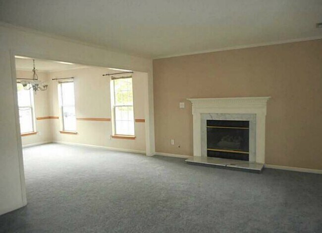 Foto del edificio - 100 Saint George Drive, Yorktown, VA 23693