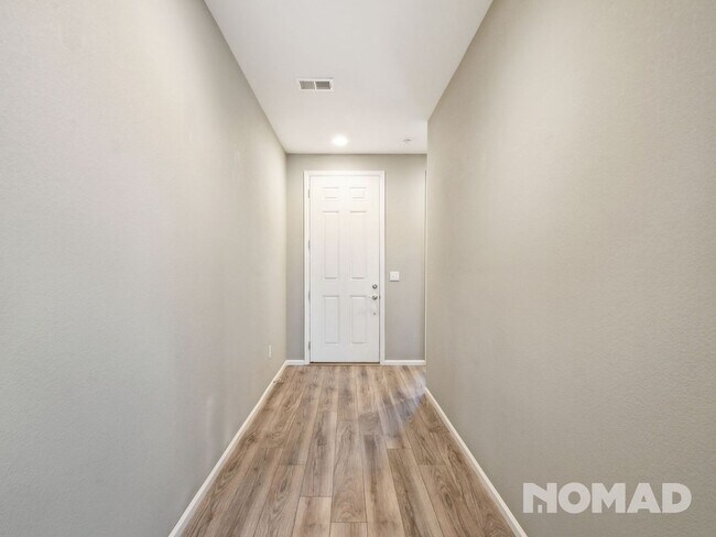 Building Photo - 3 Bedroom Single Family Home in Aurora