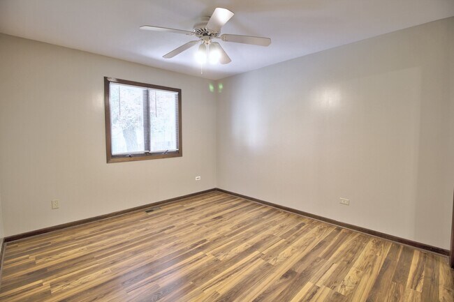 Building Photo - 1408 Peachtree Ln