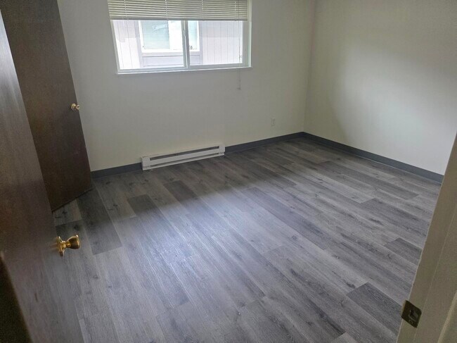 Foto del edificio - 300 Whitesell Ave W