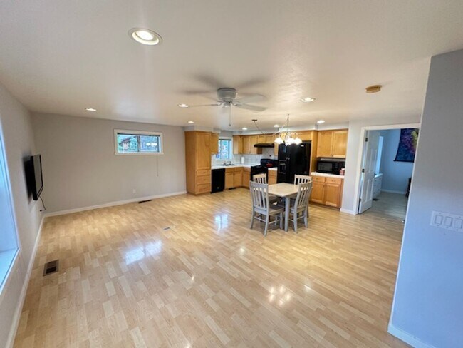 Foto del edificio - Large and bright 1 Bedroom in Glenshire