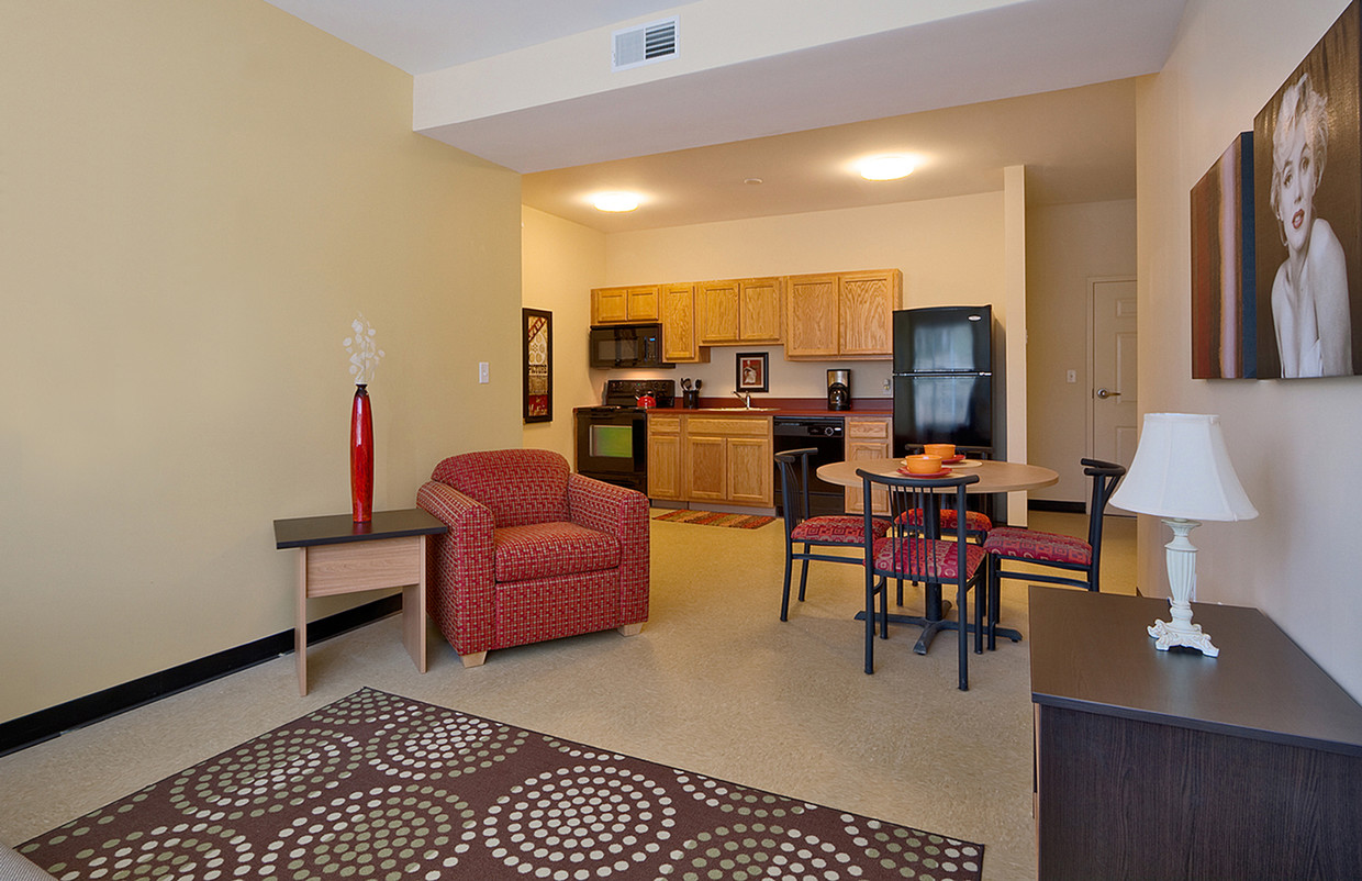 Foto principal - College Suites at Cortland